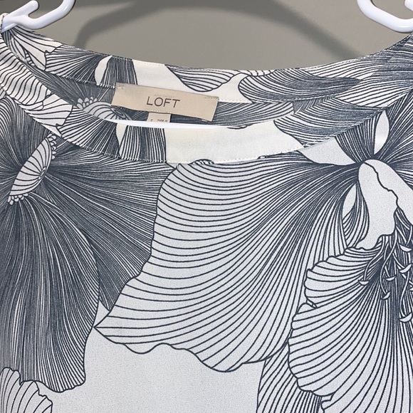 Ann Taylor loft floral print top - Picture 5 of 7